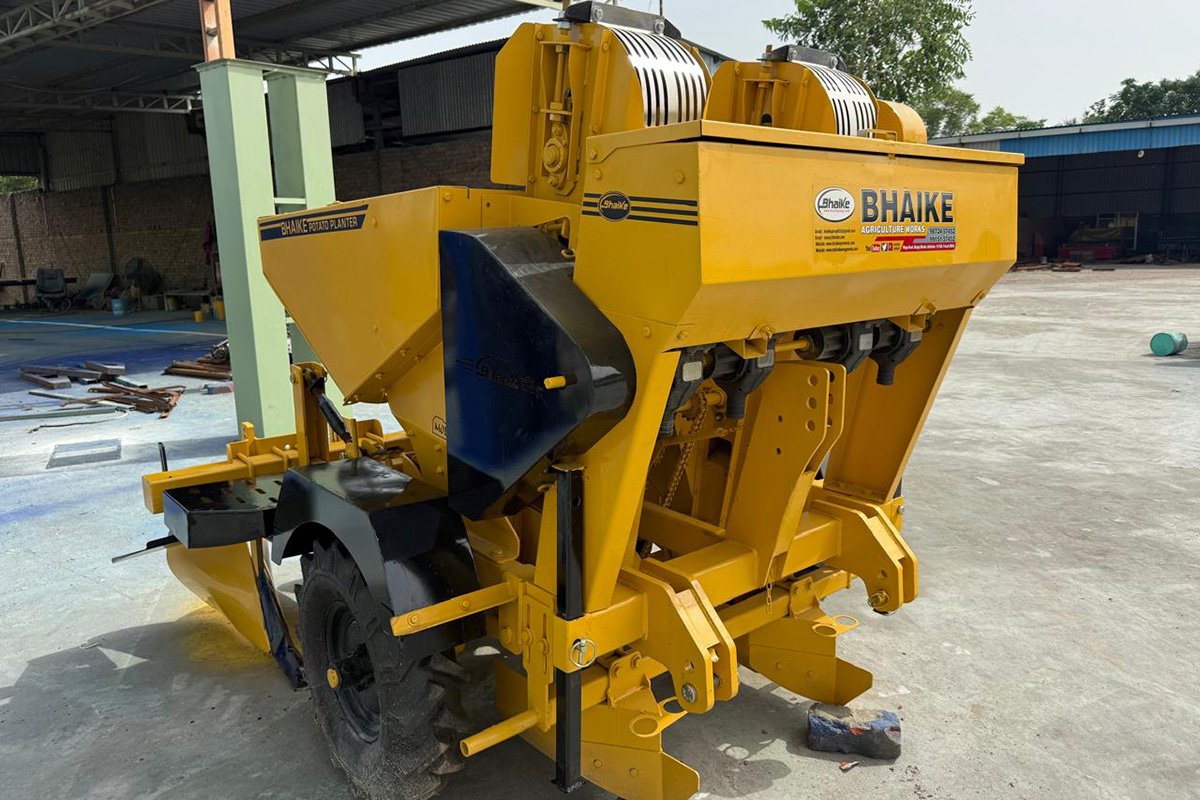 Automatic Potato Planter Bed Type Row Type 30 Inch Manufacturer & Supplier in Punjab India - Bhaike Agriculture Works 