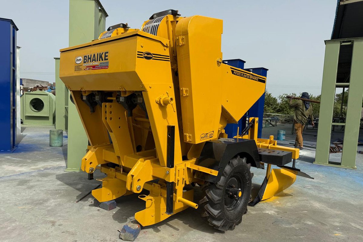 Automatic Potato Planter Bed Type Row Type 30 Inch Manufacturer & Supplier in Punjab India - Bhaike Agriculture Works 1